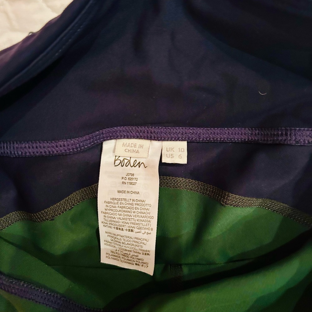 BODEN Color-Block legging. - Picture 3 of 3